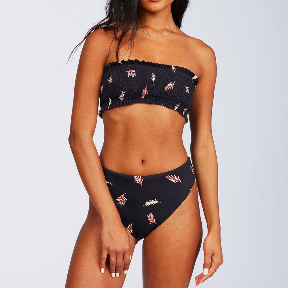 🔥🔥Falling Light Rise Bikini Bottoms🔥🔥